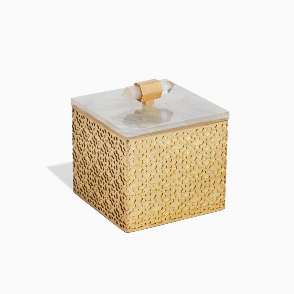KENDRA SCOTT Square Filigree Box in Crackle White Pearl Brass